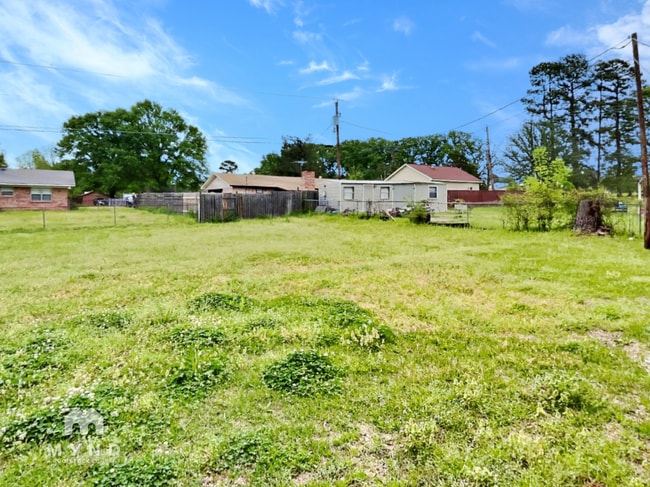 Building Photo - 4 Sherry Ridge