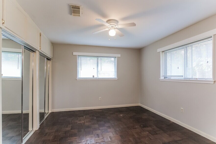 Building Photo - 200 Montrose Cir