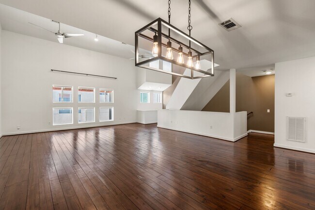 Building Photo - 349 Sydnor St