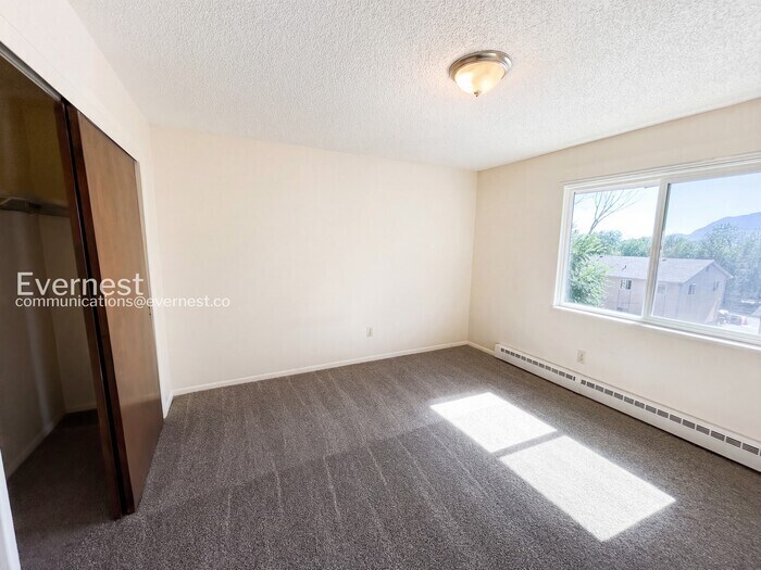 Building Photo - 1075 Magnolia St