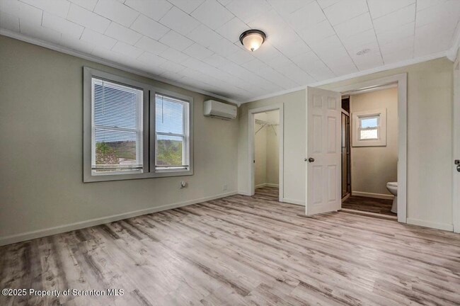 Building Photo - 105 Eleanor St