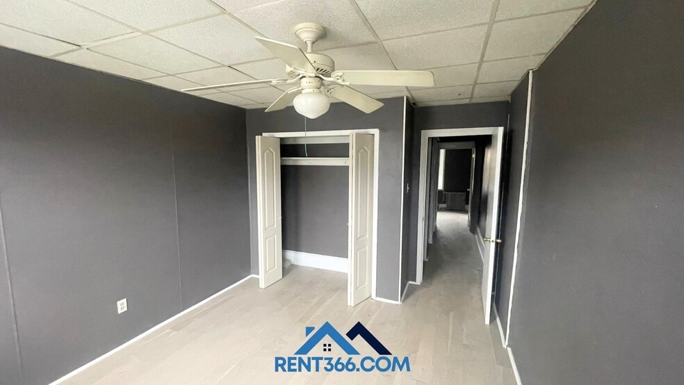 Building Photo - 403 E Norwegian St