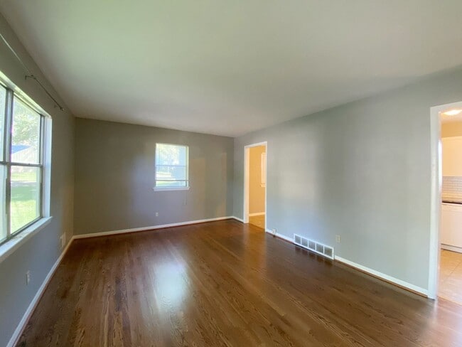 Building Photo - Corner Lot Charmer with 2-Car Garage in Ov...