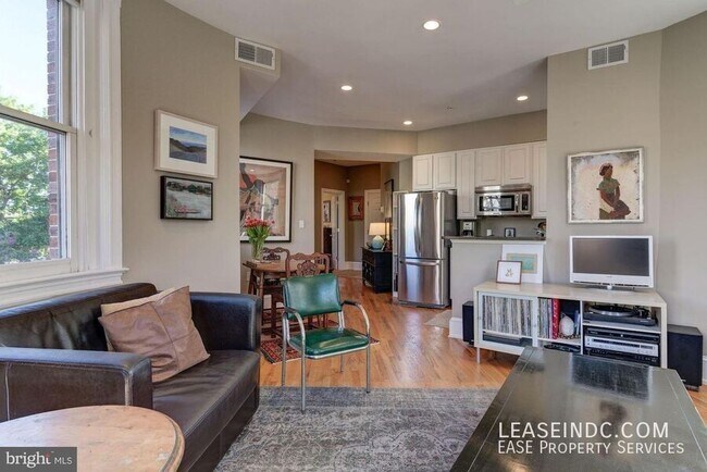 Building Photo - 1201 Q St NW