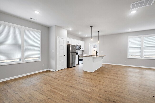 Building Photo - 38 Thunderhill, Clayton