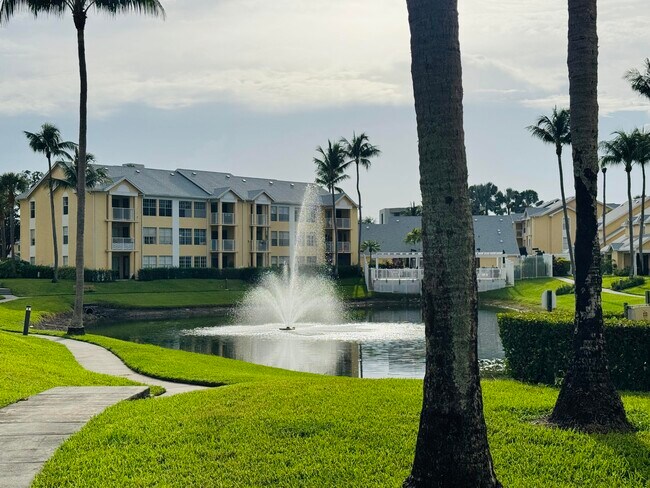Building Photo - 6323 La Costa Dr
