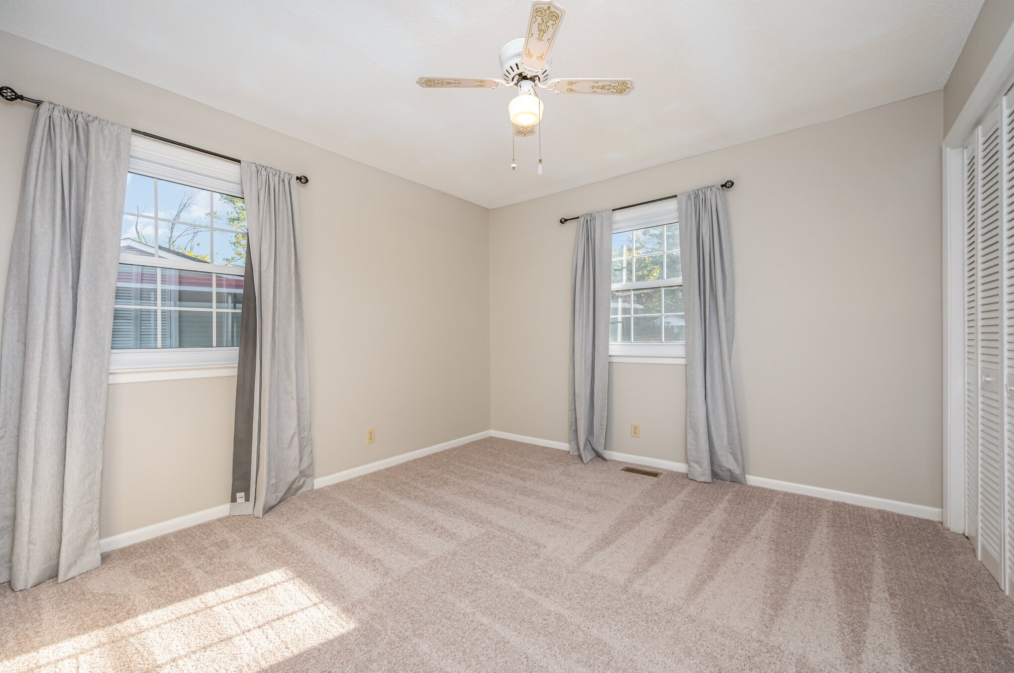 Building Photo - 1808 Majestic Dr