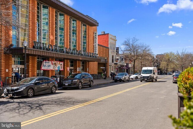 Building Photo - 1439 Chapin St NW