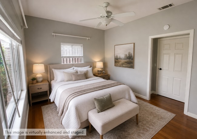 Building Photo - Spacious Kensington Home with Hardwood Floors and Fireplace