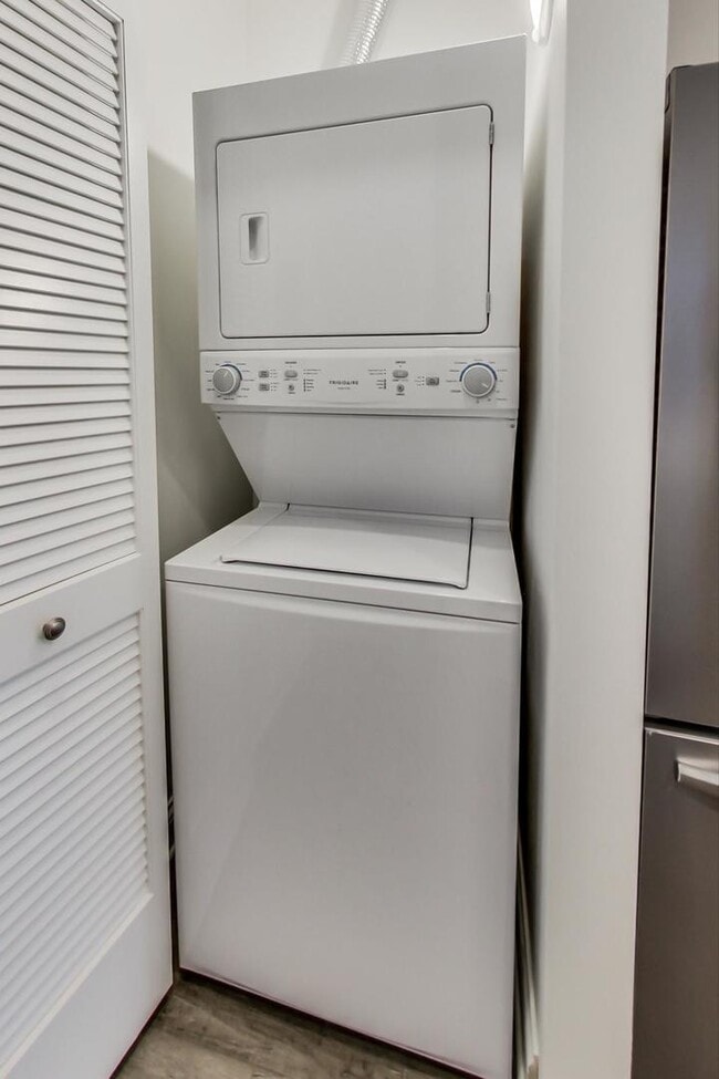 Building Photo - 2312 W Ohio St