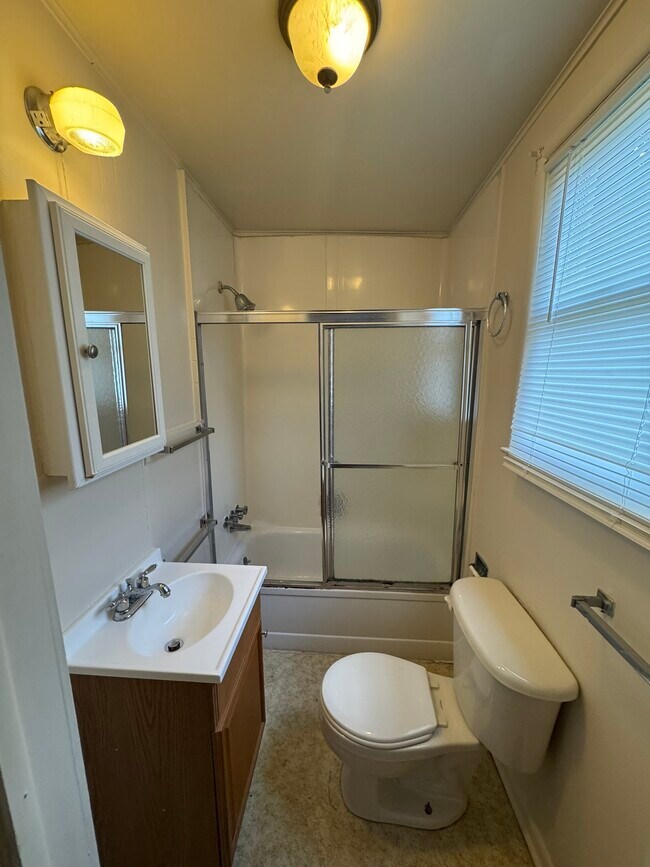 Building Photo - 500 S Lincoln St