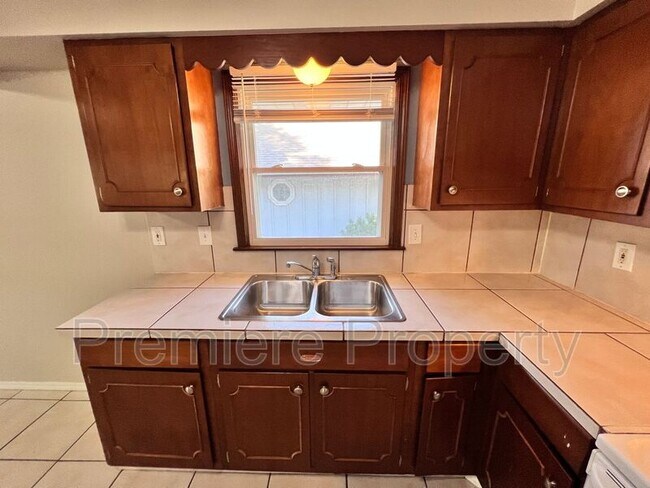 Building Photo - 4327 Sterling Ave