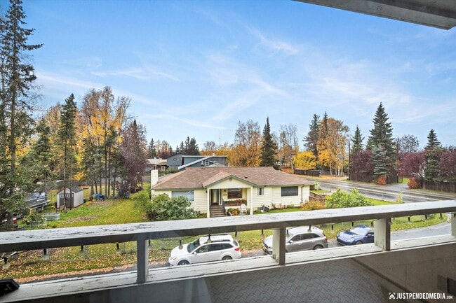 Building Photo - Executive Style Condominium