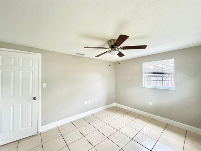 Building Photo - 3323 Fairmount Dr