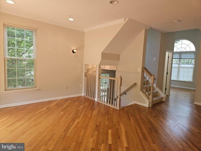 Building Photo - 9659 Athens Pl