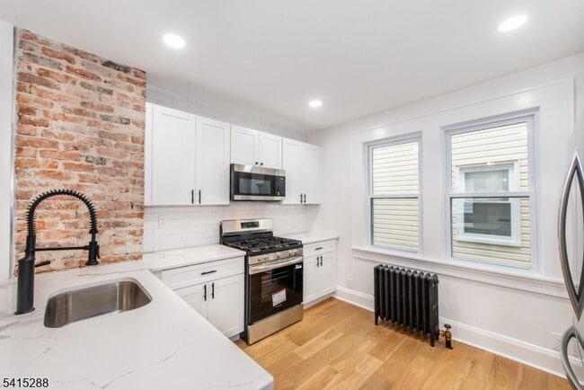 Building Photo - 12 Linden Ave