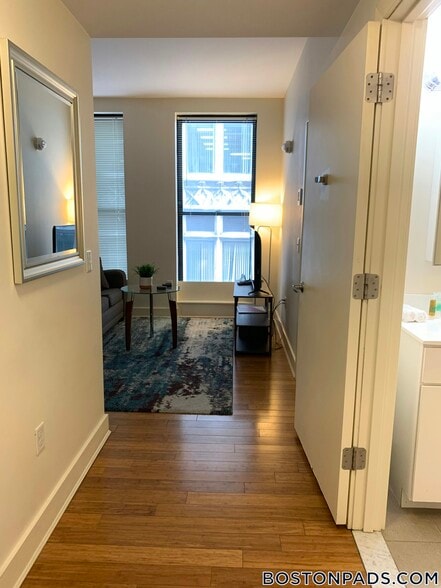 Building Photo - 8 Winter Pl