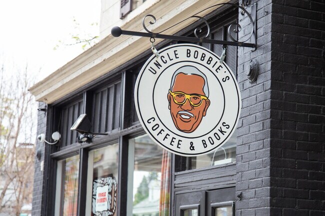 Building Photo - 74 E Church Ln