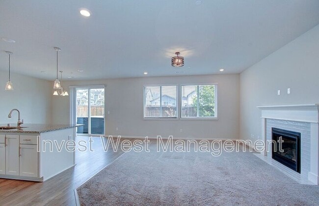 Building Photo - 6834 N 89th Loop