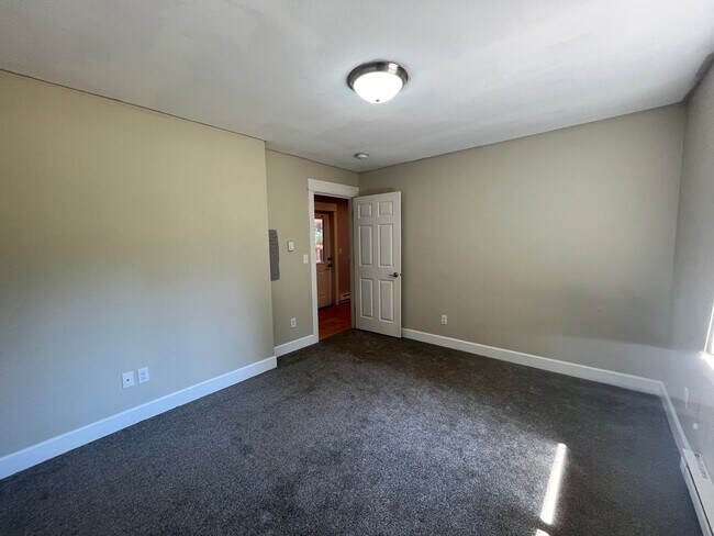 Building Photo - Fabulous NE Portland 2 bedroom 2 bathroom ...