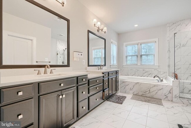 Building Photo - 7123 Starmount Ct