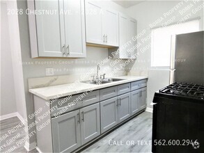 Building Photo - ***1ST MONTH RENT FREE***PETITE 2 BEDROOM/...