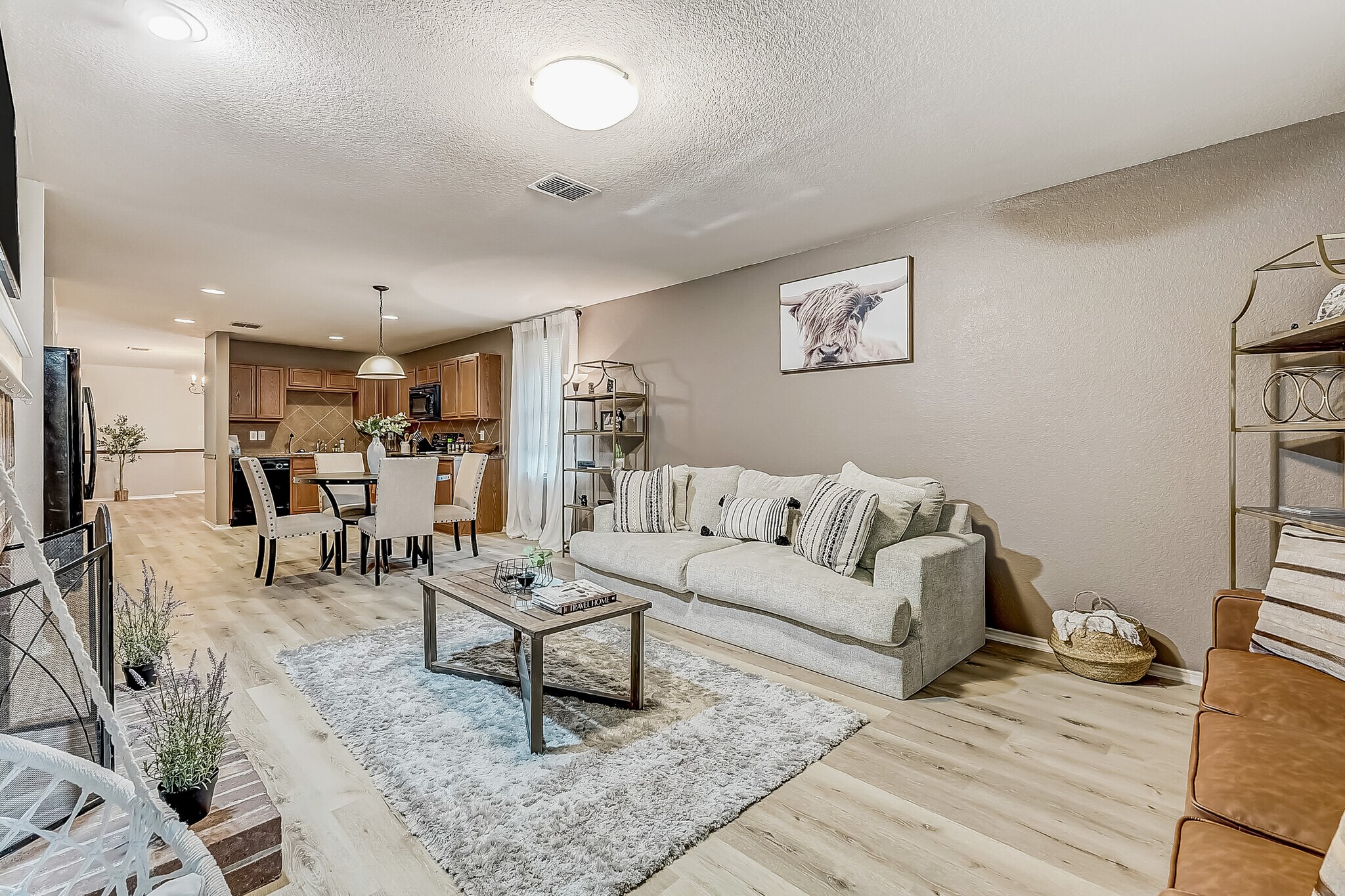 Building Photo - 13359 Velasco Drive