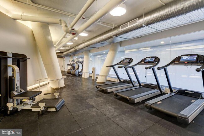 Building Photo - 1111 24th St NW