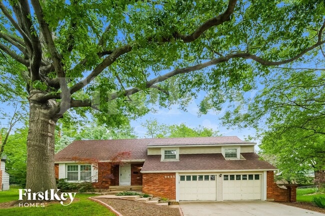 Building Photo - 9955 Melrose Dr