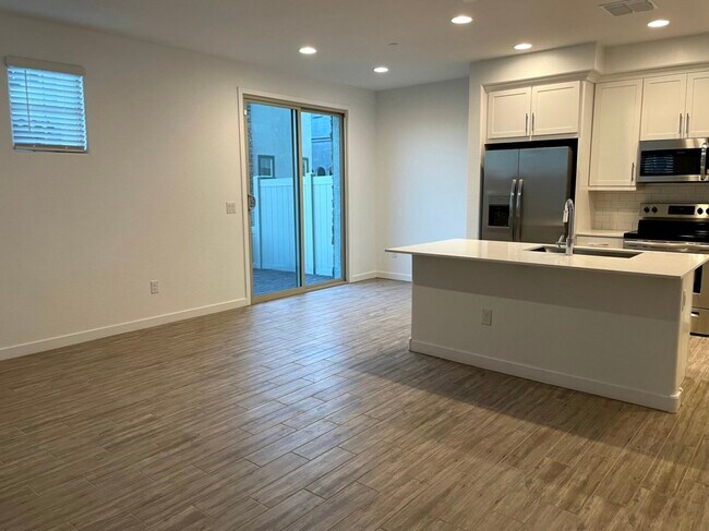 Great Room - 4100 S Pinelake Way