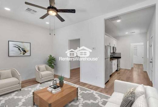 Building Photo - 1306 E Fillmore St