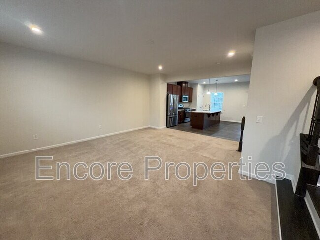 Building Photo - 333 Amber Acorn Ave