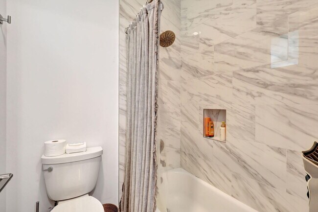 Building Photo - 11615 Paradise Cove Ln