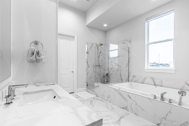 Building Photo - 10939 Grove Tree Ln