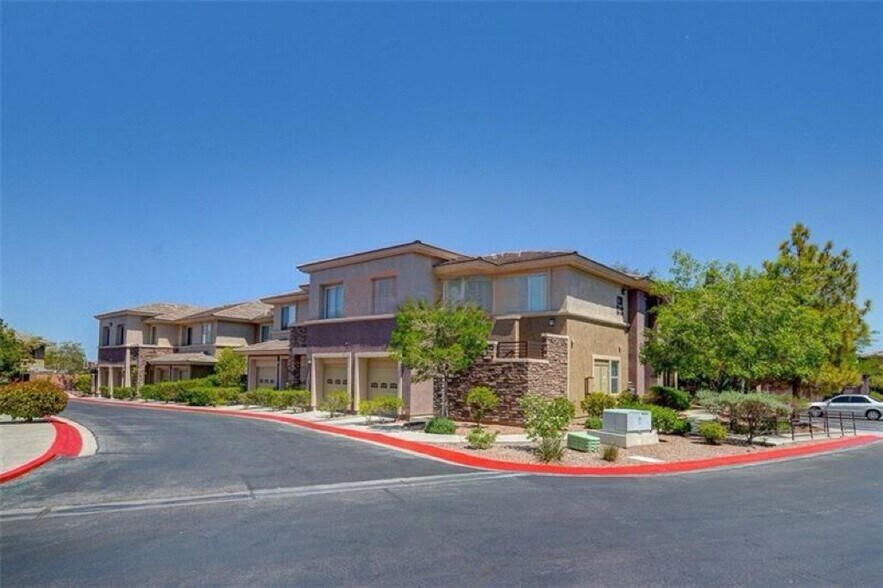 Primary Photo - 720 Peachy Canyon Cir