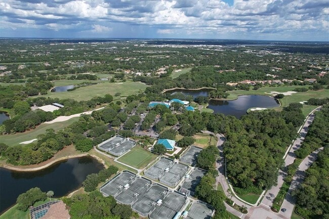 Building Photo - 8009 Hampton Ct