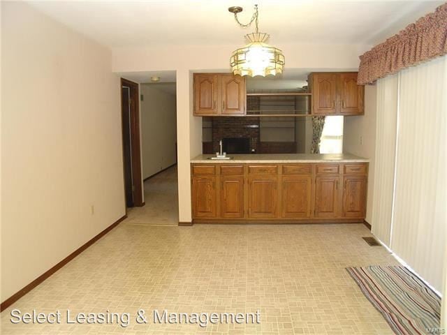 Building Photo - 218 Lazy Ridge Dr