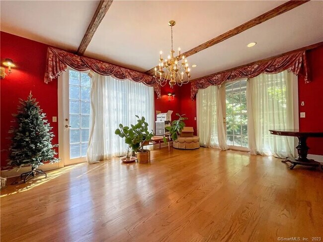 Building Photo - 4 Hemlock Trl