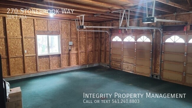 Building Photo - 270 Stonebrook Way