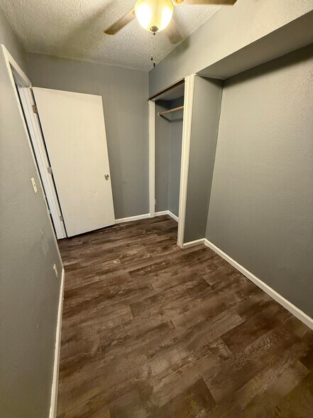 Building Photo - 319 E Van Buren St