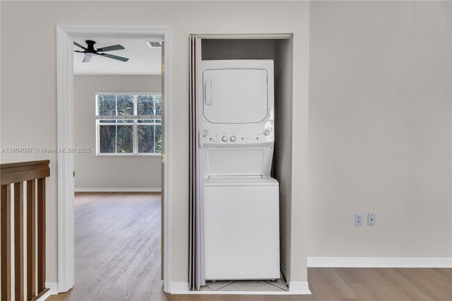 Building Photo - 3459 Merrick Ln