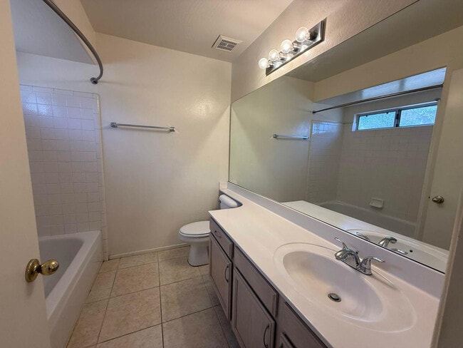 Building Photo - 3913 W Morelos St