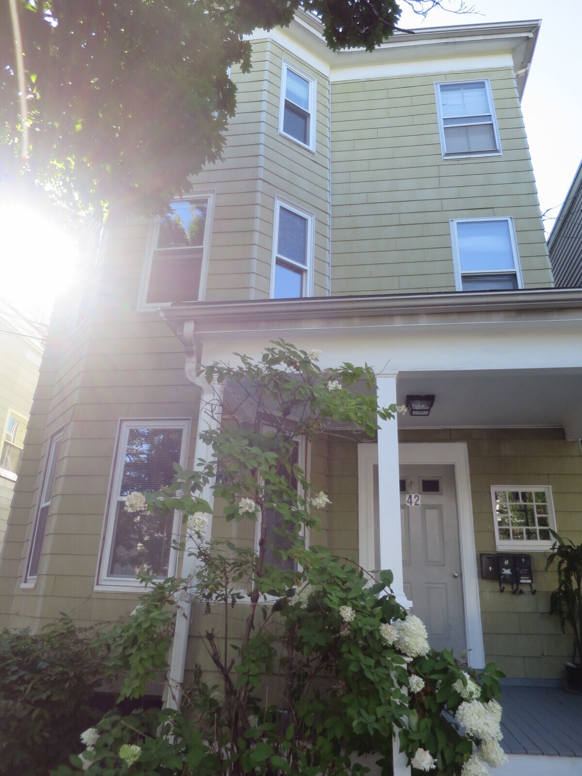 Building Photo - 42 Glenwood Rd
