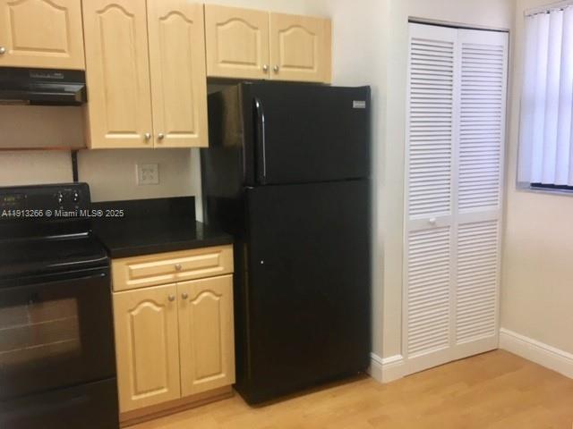 Building Photo - 9925 Nob Hill Pl