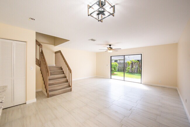 Building Photo - 13861 Folkestone Cir