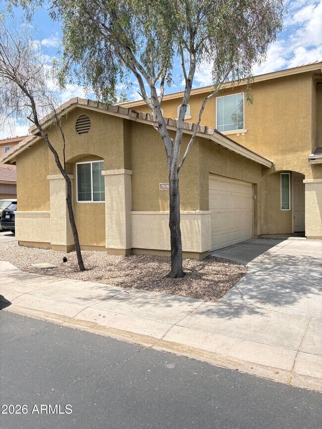 Building Photo - 7516 S 27th Pl
