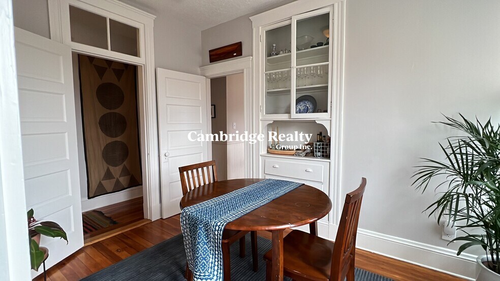 Building Photo - 96 Columbia St