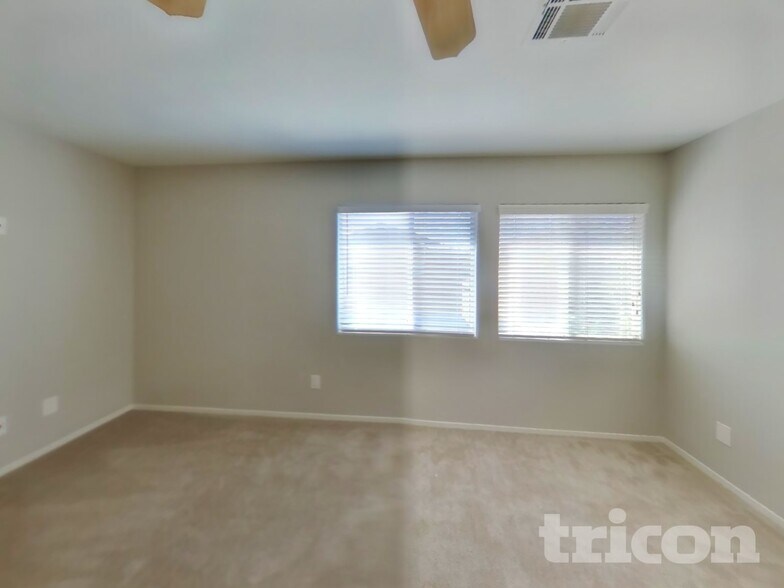Building Photo - 9273 Grassy Weep Ct