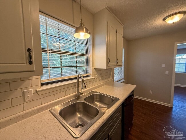 Building Photo - 7731 Beechwood Dr