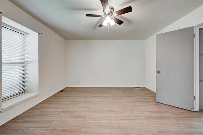 Building Photo - 1030 Walsh Ln